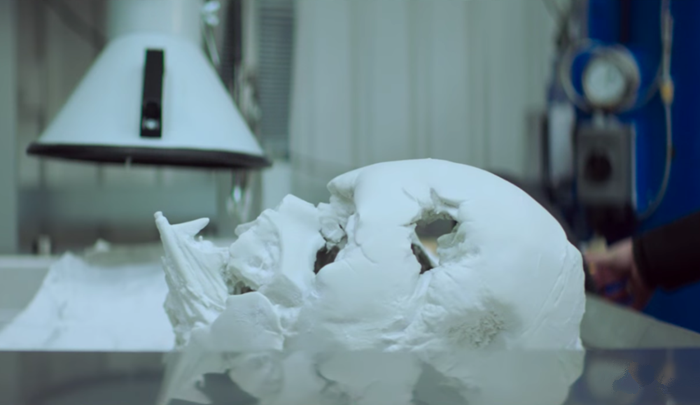 刚3D打印出来的Darth Vader头盔