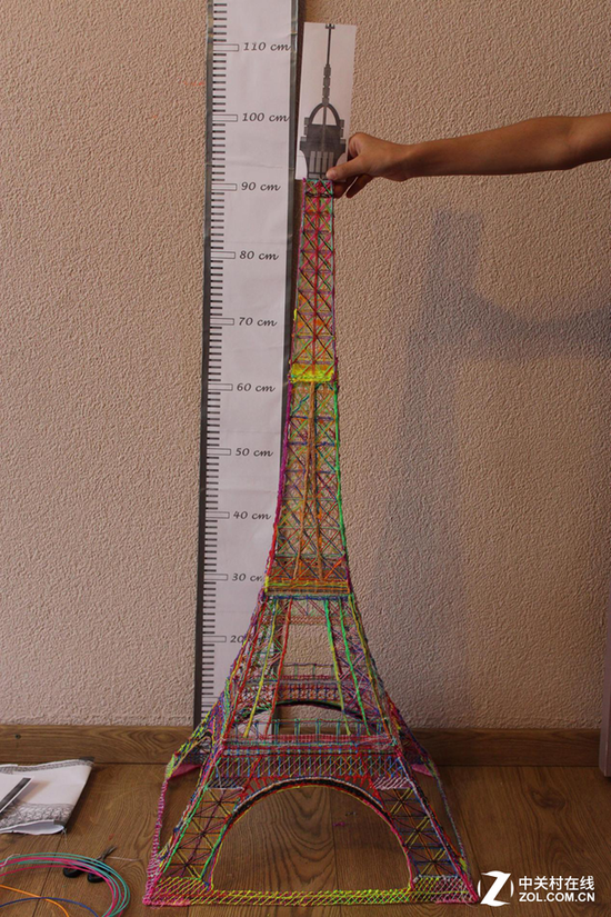 媲美3d打印笔图片教程案例 荷兰10岁儿童3D打印笔绘制埃菲尔铁塔作品