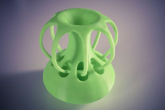 3D打印而成的花瓶 新手选择3D打印手板模型加工打样还是CNC加工?选择当地还是全国3D打印公司? 3D打印而成的花瓶 新手选择3D打印手板模型加工打样还是CNC加工?选择当地还是全国3D打印公司?