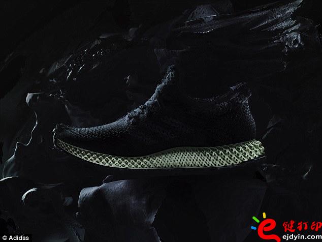 阿迪达斯率先推出3D打印量产时尚跑鞋,大量节约开模具成本 阿迪达斯率先推出3D打印量产时尚跑鞋,大量节约开模具成本