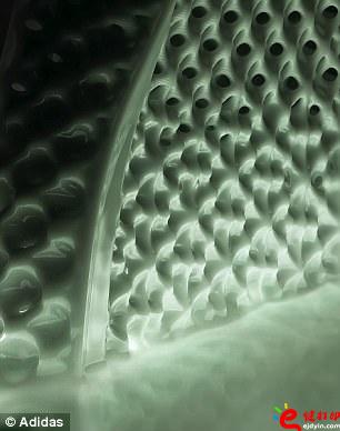 阿迪达斯率先推出3D打印量产时尚跑鞋,大量节约开模具成本 阿迪达斯率先推出3D打印量产时尚跑鞋,大量节约开模具成本